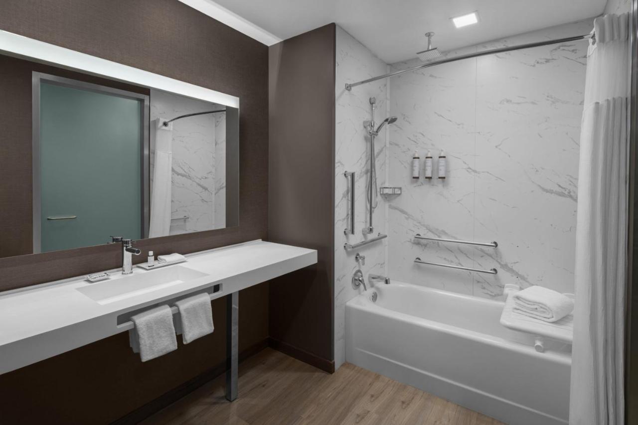Ac Hotel By Marriott Charlotte Ballantyne المظهر الخارجي الصورة