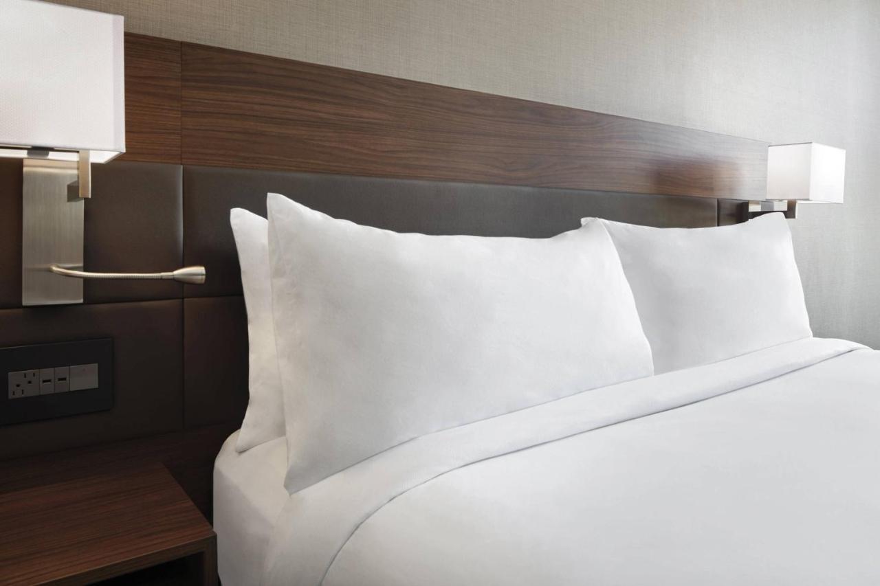 Ac Hotel By Marriott Charlotte Ballantyne المظهر الخارجي الصورة